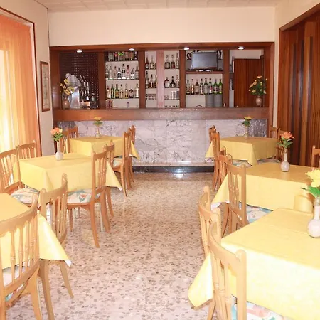 Torre Mar 3* סאלו