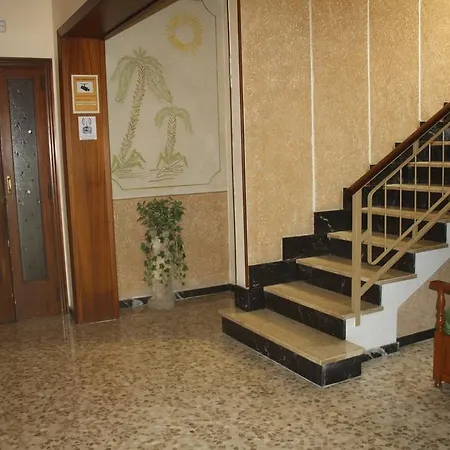 Torre Mar בית הארחה סאלו